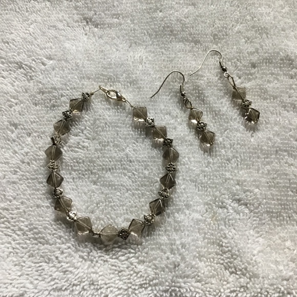 Glass bead earring and bracelet set - Picture 1 of 3